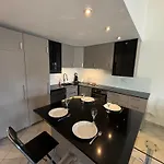 Superbe Duplex Equipe, Climatisation, Terrasse Et Barbecue *