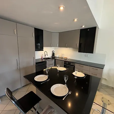 Superbe Duplex Equipe, Climatisation, Terrasse Et Barbecue *